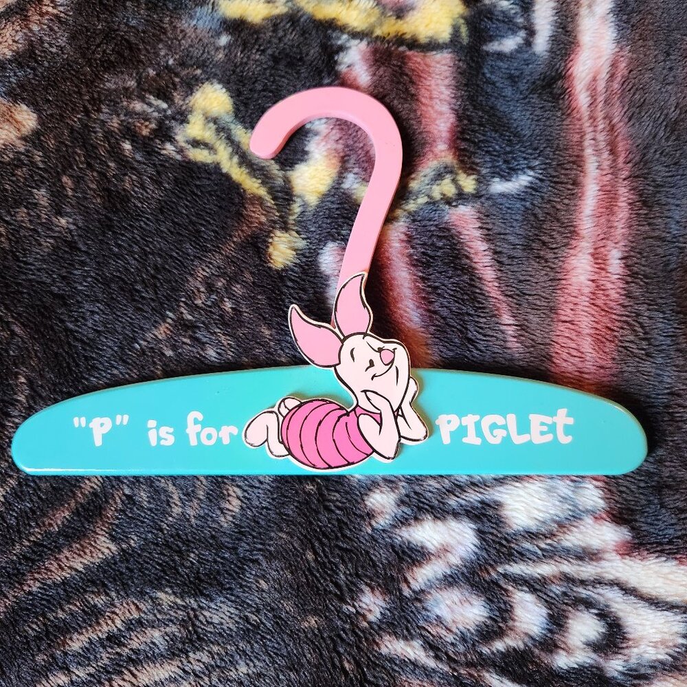 Wooden Winnie the Pooh Piglet Wall Decor Hanger For Kids Room